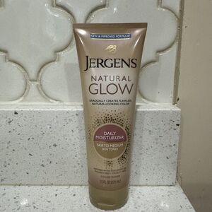 Jergens Natural Glow Daily Moisturizer Fair To Medium Skin Tones 7.5 oz